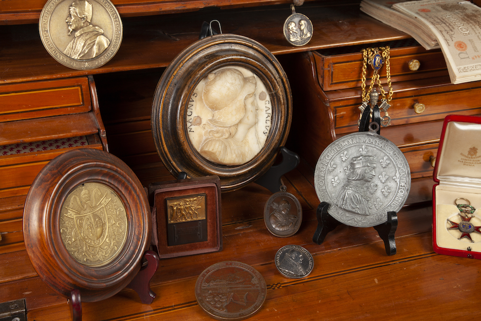 Numismatica: Monete, Medaglie e Carta Moneta