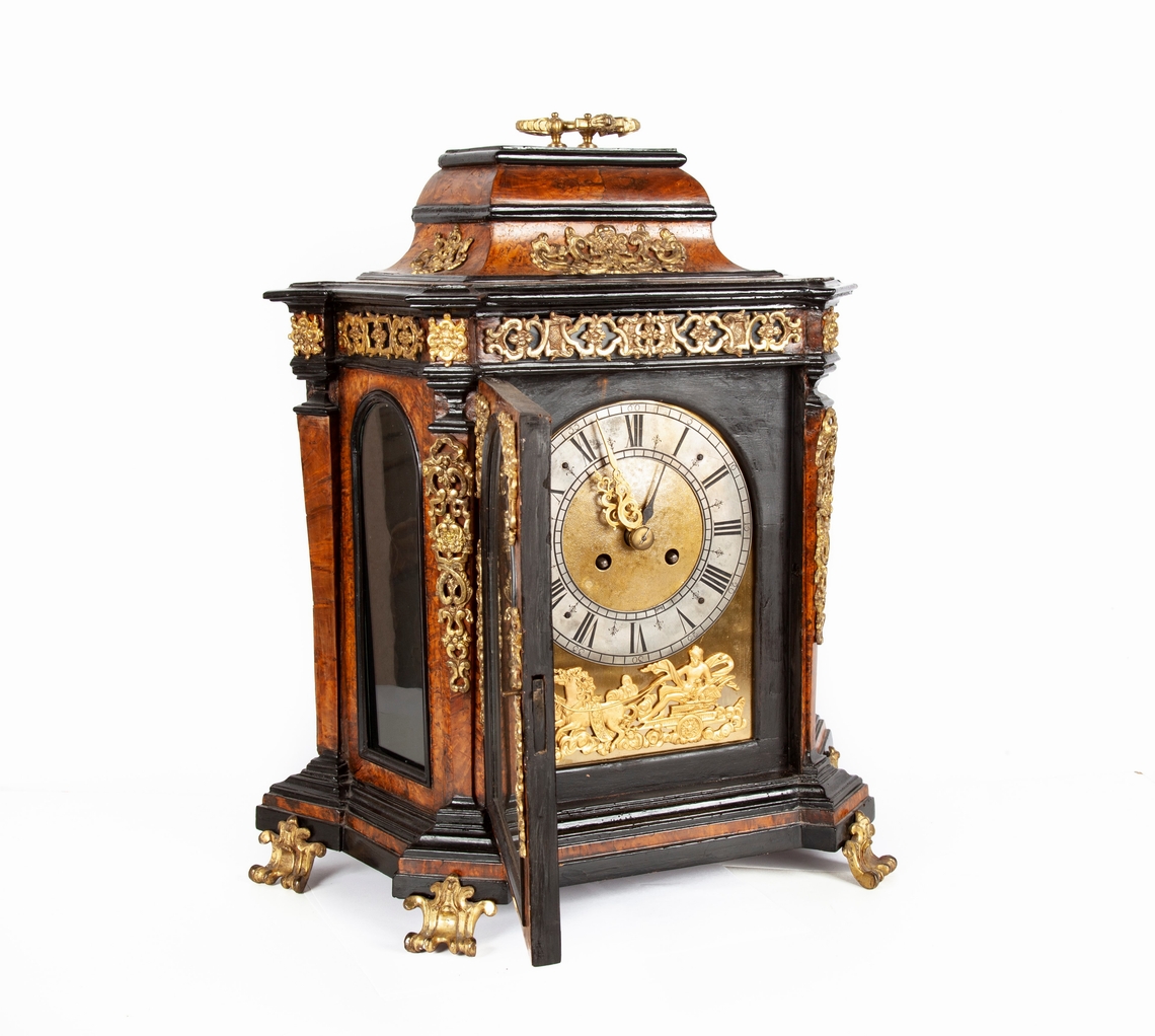 Antiquariato - Mobili, Sculture e Oggetti D'arte.