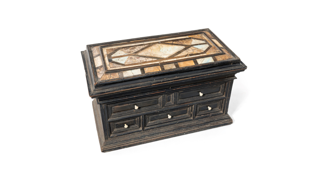 Collezioni Private - Mobili, Oggetti d'Arte, Dipinti Antichi e Arte Orientale