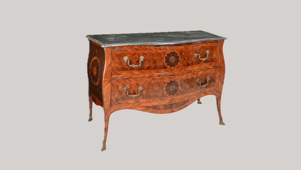 Private Collections - Antique Furniture, Art Objects and Sculptures