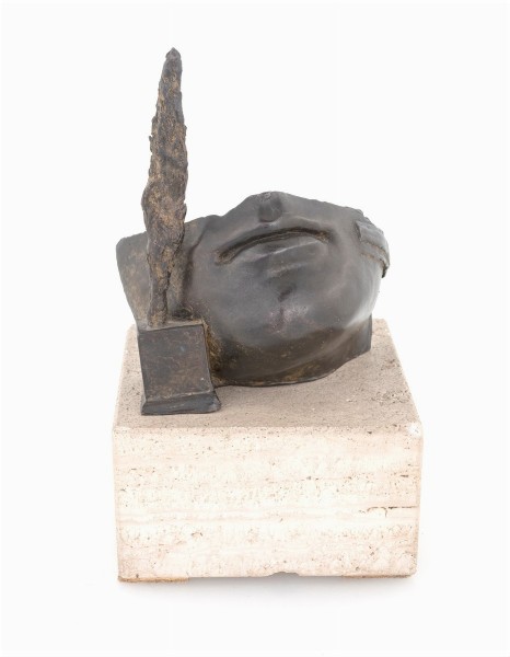 Volto e cipresso, scultura in bronzo, cm 13x10x18. Venduta per 3.500 euro